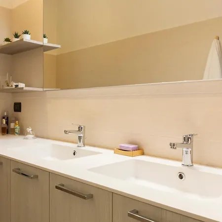 Yellow Line Apartament *